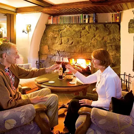 古特坲而沃德酒店 3*